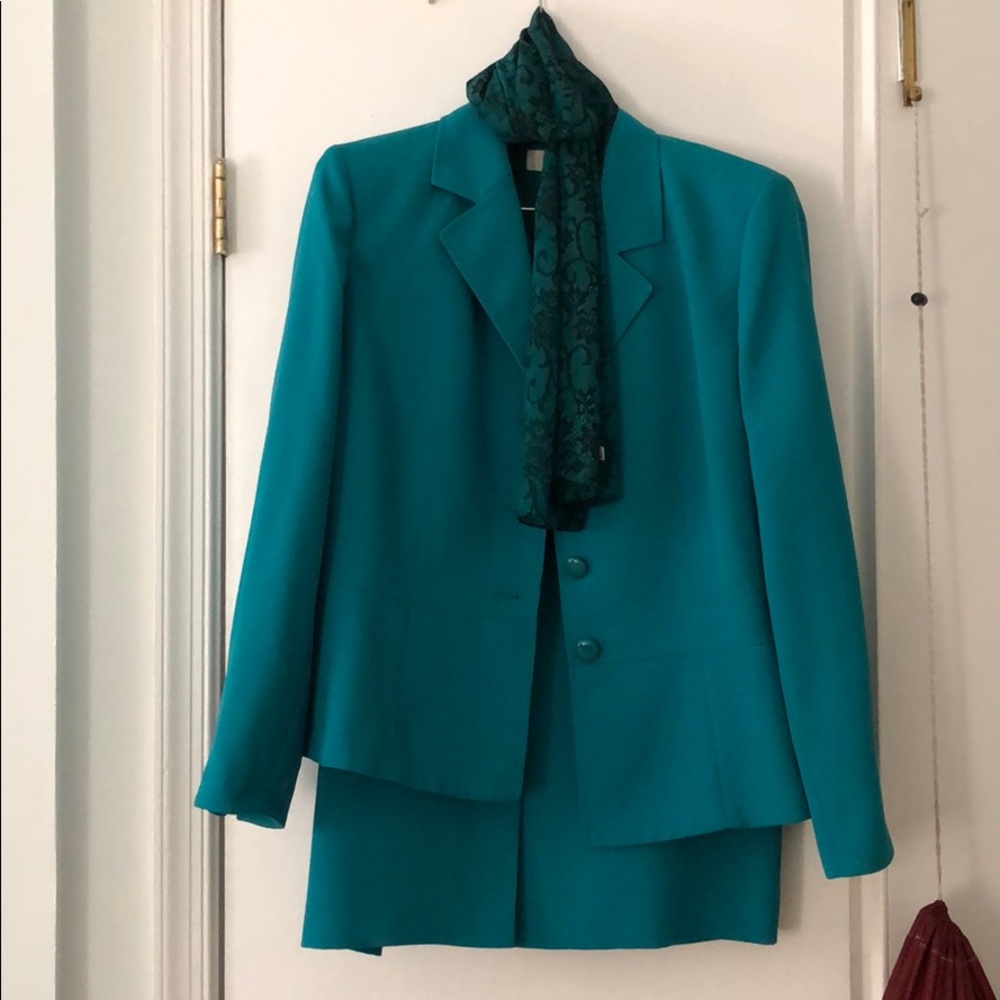 Green suit, size 16 by Suit Studio